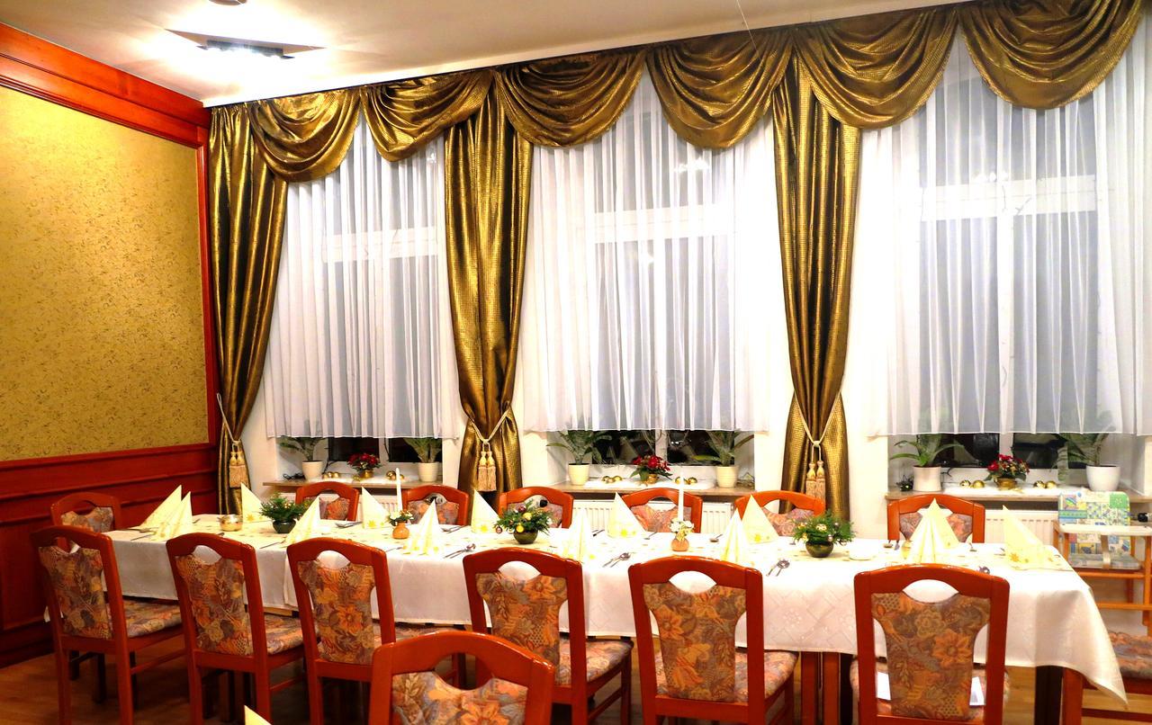 Hotel Zum Goldenen Hirsch Sankt Kilian Chambre photo